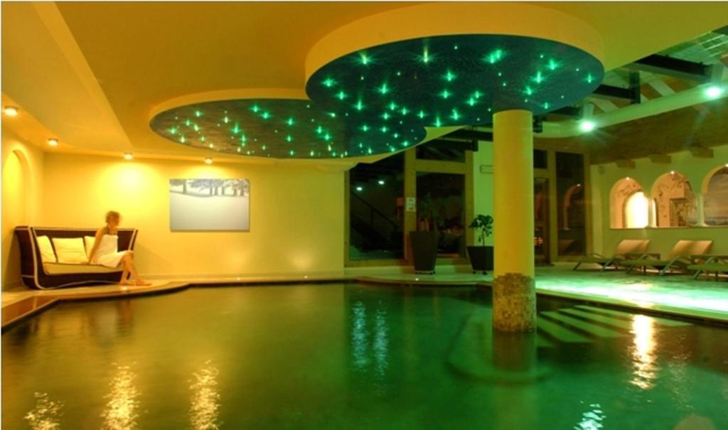 Hotel Scoiattolo Tesero Exterior photo